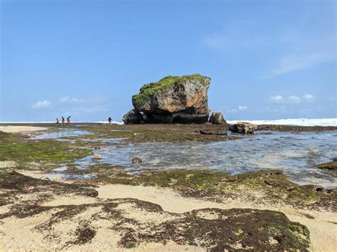 Beautiful beach view from Mesra Beach, Indonesia 10451614 Stock Photo ...