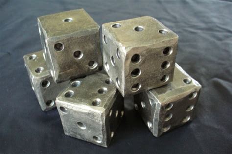 Металлические игральные кубики оптом или в розницу. Сувениры из металла ...