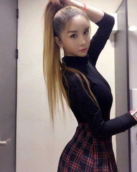 Harisu Shows Off Her Youthful Beauty Netizen Buzz