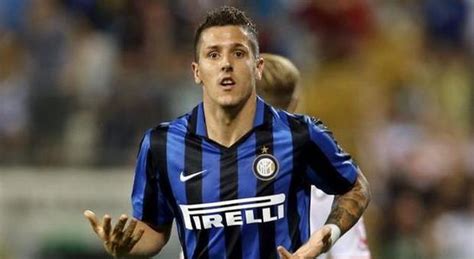 Il Club Non Ha I Soldi Per Curare Il Calciatore Jovetic Gli Paga L