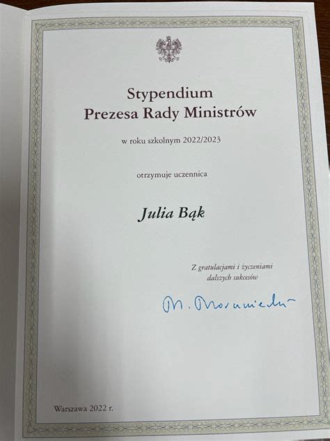 Stypendia Prezesa Rady Ministrów dla uczennic ZSB w Radomiu Zespół