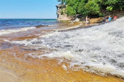 DIY Upper Peninsula Michigan waterfalls tour MAP: 10+ Michigan waterfalls to add to your UP road ...