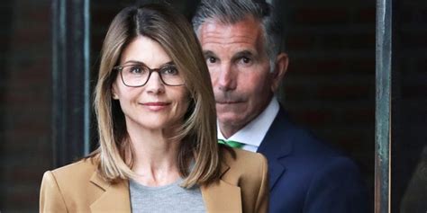 Judge Approves Lori Loughlin Mossimo Giannulli Request For Mexico Trip