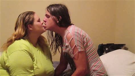 Free Lips Kiss Porn Videos XHamster