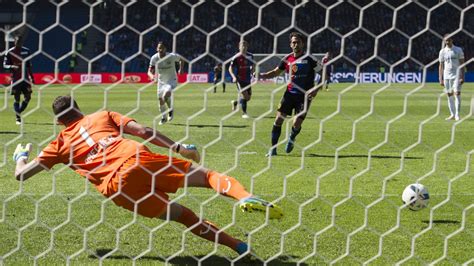 Nur Remis in Basel FCZ verspielt gegen den FCB trotz Überzahl eine 2