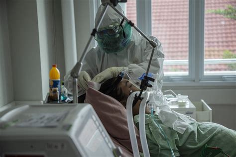 Indonesia hits 2 million virus cases as crisis deepens