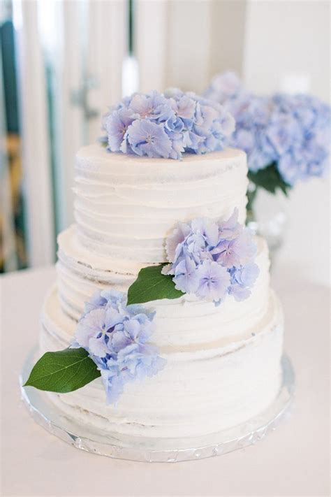 Hydrangea Wedding Cake Ideas We Love