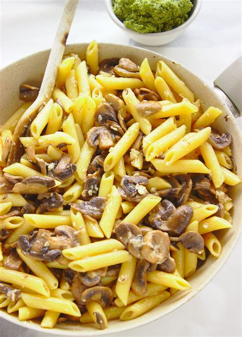 Makaron Penne Z Pieczarkami I Pesto Orzechowym S Odkie Gotowanie