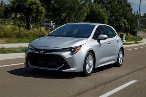 2020 Toyota Corolla Hatchback Pictures - 129 Photos | Edmunds