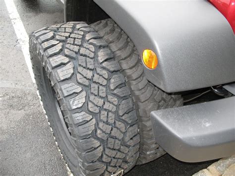 Goodyear Wrangler Duratrac Rt 25575r17