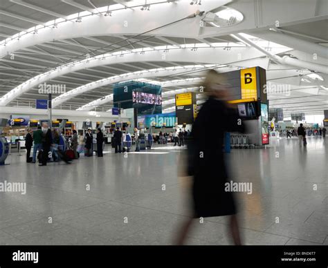 London heathrow airport terminal hi-res stock photography and images - Alamy