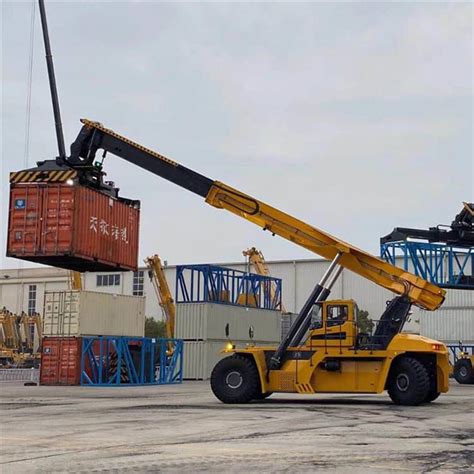 XCMG 20ft 40ft Port Container Cranes 45T 15m Mobile Reach Stacker Crane