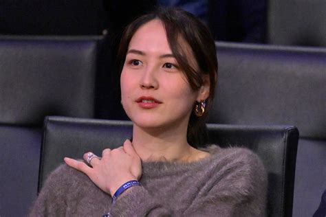 【画像・写真11枚目】「めちゃくちゃ似合ってる」真美子夫人 Nba観戦のデートコーデに絶賛の声！注目集まるニットの“ブランド” 女性自身