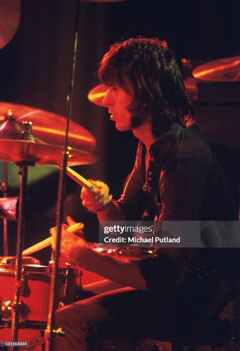 Cozy Powell Performs On Stage Circa 1977 News Photo Getty Images