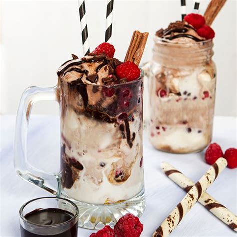 Thunder & Lightning Lakes Sundae Recipe - Luxury Lakes Ice Cream