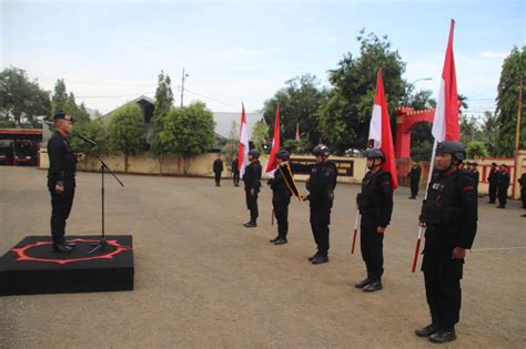 Perdana Di Tahun 2023 Brimob Bone Gelar Upacara Bendera Dalam Rangka