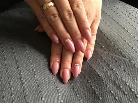 Ongles Nude Pour Femme De Ans Id Es Rajeunissantes Pour L T Deavita Fr