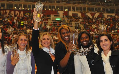 Homenagem às campeãs Liga Nacional de Basquete