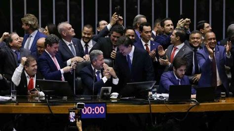 Lula apresenta o pacote fiscal ao chefes do Senado e da Câmara nesta