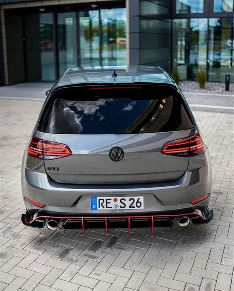 Sleek And Powerful Golf 7 5 Gti