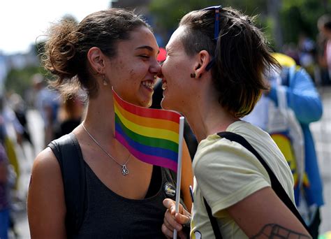 Estos Dos Sobrevivientes De La Terapia De Conversi N Gay Tienen Un Mensaje Poderoso Cromosomax