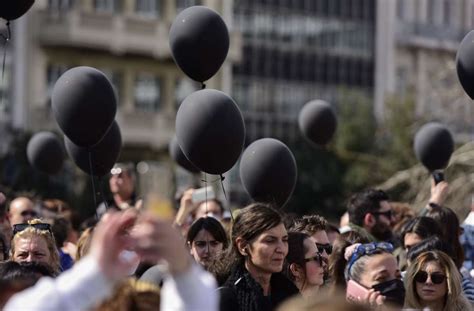 Protest nach schwerem Zugunglück Streiks legen griechische Großstädte