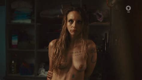 Naked Petra Schmidt Schaller In Eine Gute Mutter