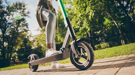 Andaluc A Proh Be El Acceso Al Transporte P Blico Con Patinetes El Ctricos