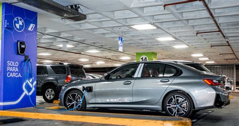 Bmw Group Y Alvarez Barba S A Fortalecen La Red De Carga De Veh Culos