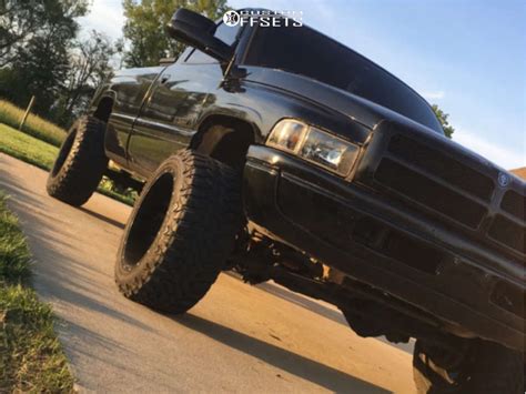 1996 Dodge Ram 1500 With 20x12 44 TIS 535mb And 33 12 5R20 Haida Mud