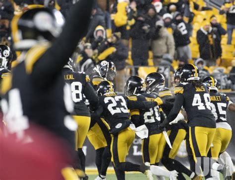 Photo Steelers Cameron Sutton Interception Seals The Win Over Raiders