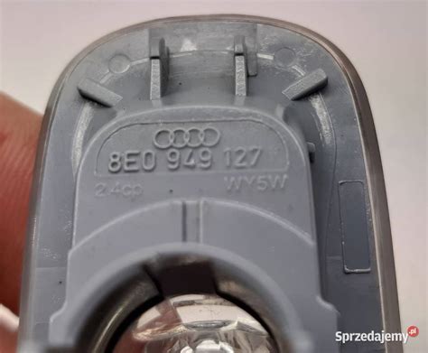 KIERUNKOWSKAZ BOCZNY AUDI A4 B6 B7 A6 C5 8E0949127 Mielęcin