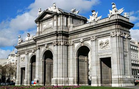 Puerta de Alcala in Madrid: 189 reviews and 274 photos