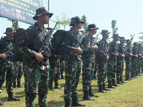 Bekali Kemampuan sebagai Pasukan Pendarat, 101 Prajurit Bintara Tempuh ...