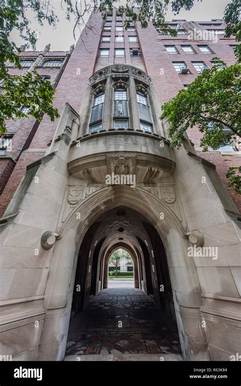 Exterior of building on the University of Illinois Chicago Medical ...