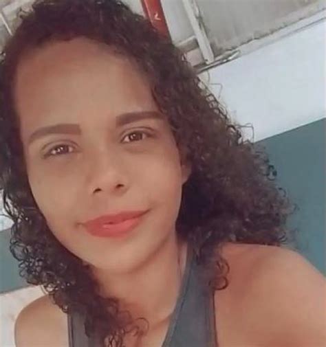 Homem Matar Mulher A Facadas Na Frente Da Filha De 2 Anos E Foge Em MS