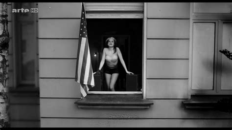 Emilia Schüle nude pics page