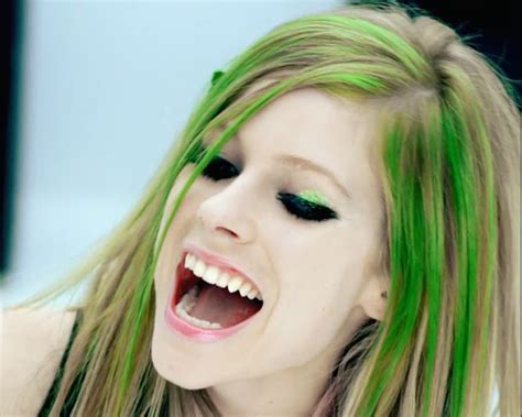 Indian Beauty Central: AVRIL LAVIGNE (SMILE) EYE MAKEUP LOOK