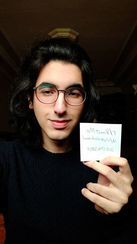 20 Year Old Turkish Guy Who Spends His Time Playing Video Games And Editing Videos Can You Fuck