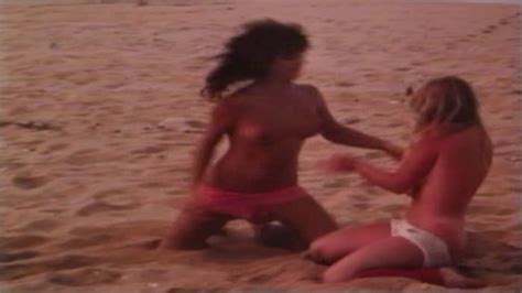 Naked Diva In Surrender In Paradise