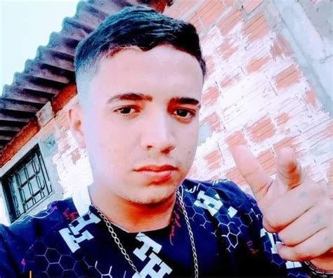 Jovem que estava desaparecido é encontrado morto em terreno baldio em