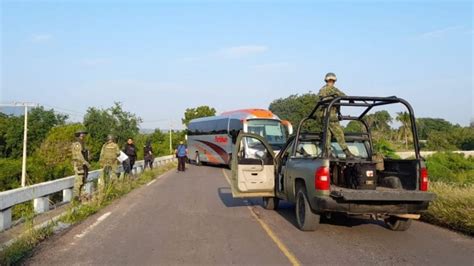 Fotos Comando Armado Bloquea Carreteras De Michoacán No Se Reportan Detenidos Tribuna