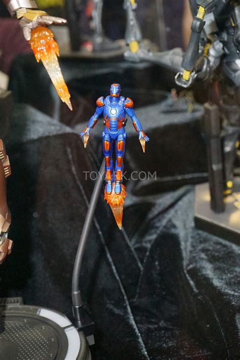 Sdcc Hot Toys Marvel At Sideshow Booth The Toyark News