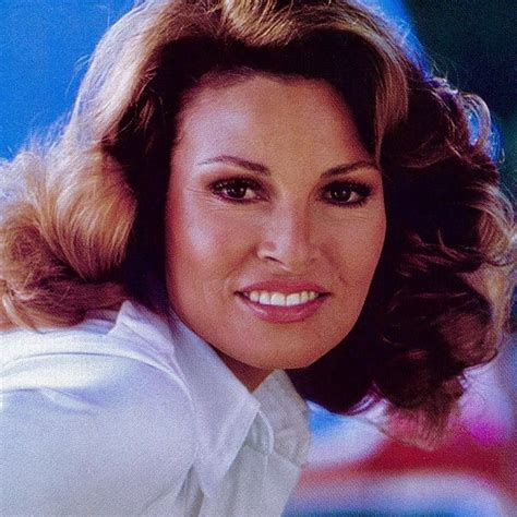 Pin By Dallas Mahan On Raquel Welch Raquel Welch Sex Symbol Ageless