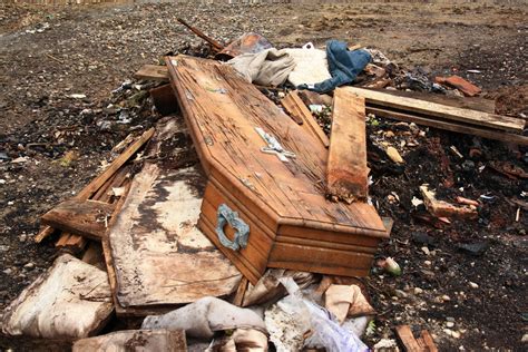 EN IMAGES Mystère en Aveyron cinq cercueils vides retrouvés dans un