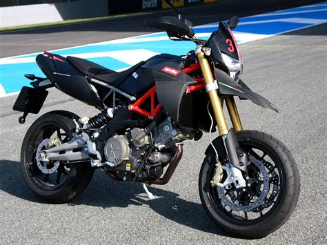 Aprilia Dorsoduro Factory Moto Zombdrive