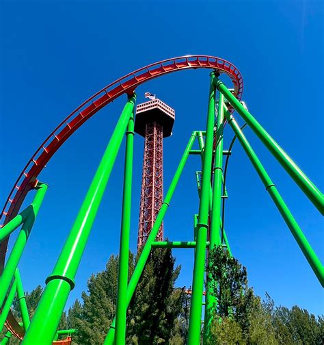 Tatsu @ Six Flags Magic Mountain - Themeparkplanner