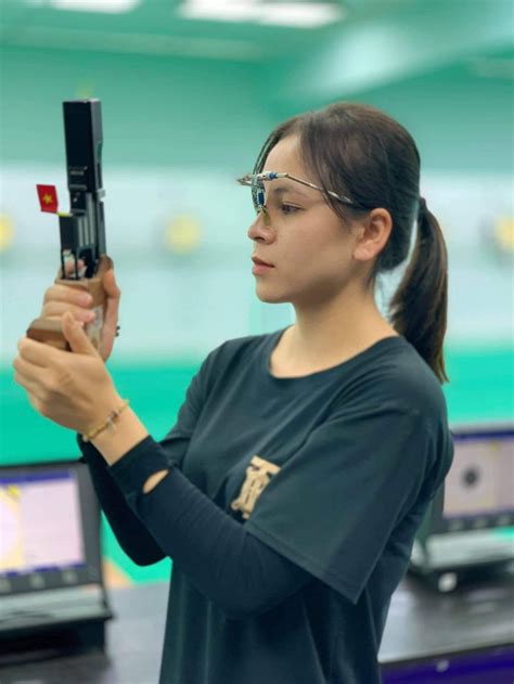Hot girl cầu lông Việt Nam kể nỗi khổ nắng nóng ở Olympic 2024 Saostar vn