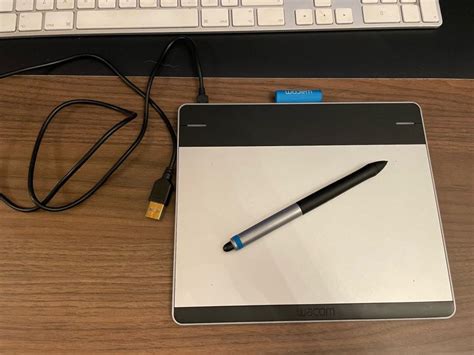 Wacom Intuos pen & touch small