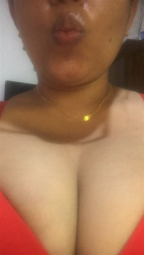 Sri Lankan Red Big Bra With Big Tits Pics Xhamster